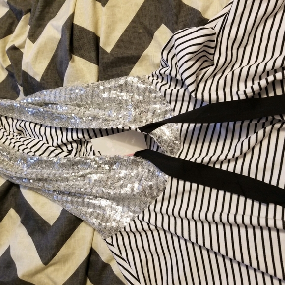 Sweatshirt - Picture 3 of 3